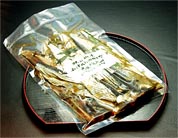 ��Â̋��y�����A�ׂ̎R���Ђ��̒ʐM�̔��E�ʔ�